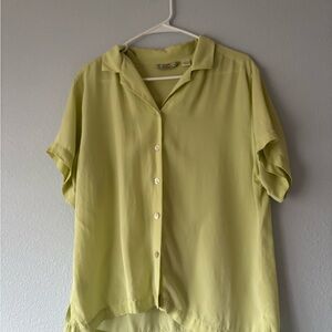 Tommy Bahama Soft Yellow Women's Button-Up Top